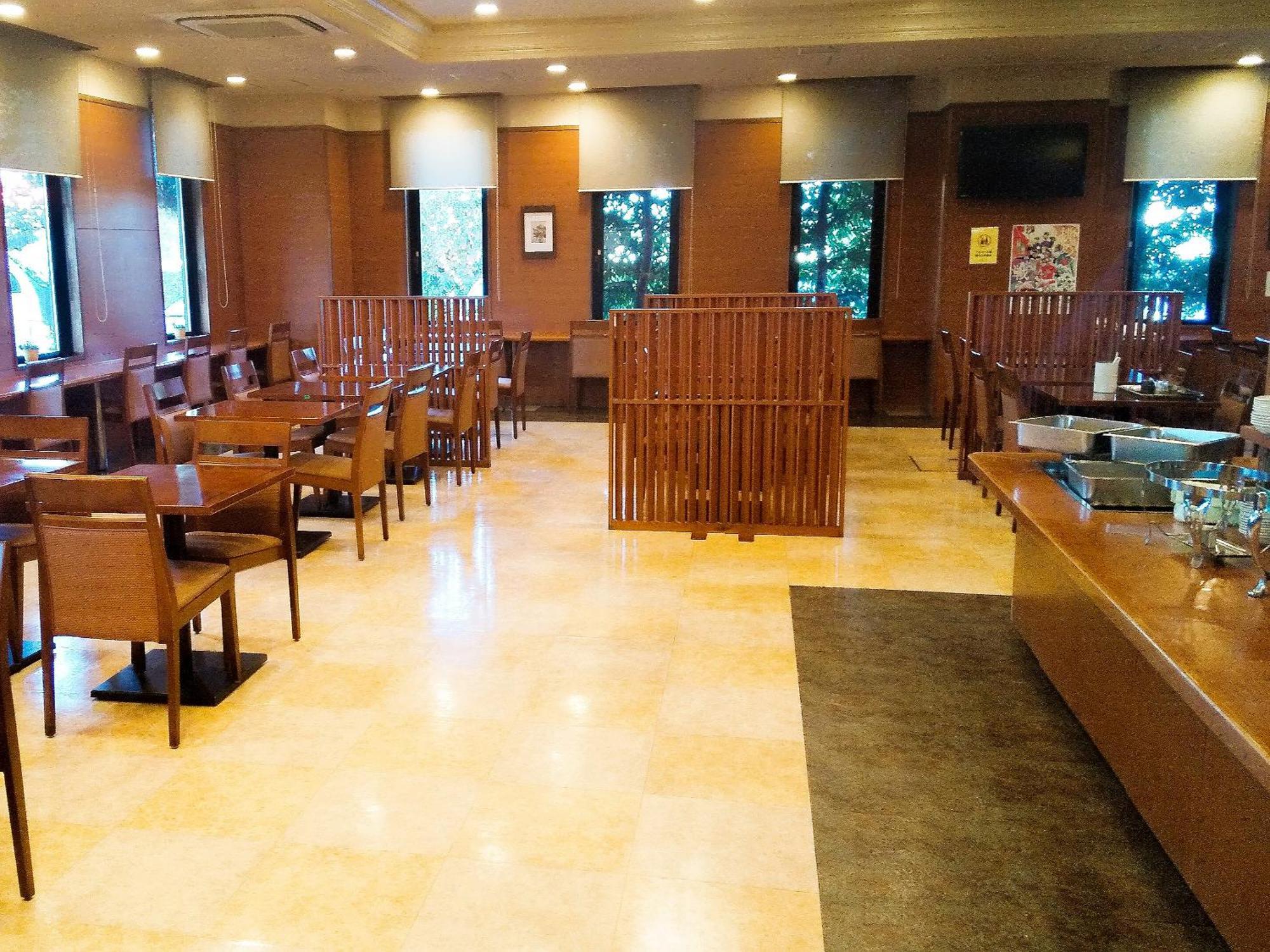 真冈鲁特酒店 外观 照片