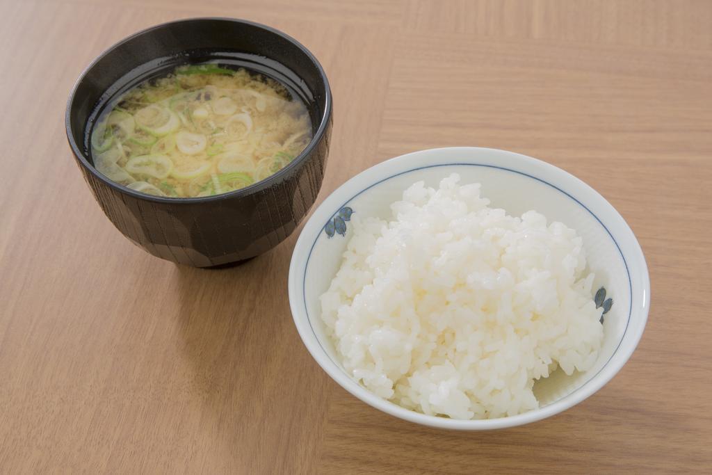 真冈鲁特酒店 外观 照片